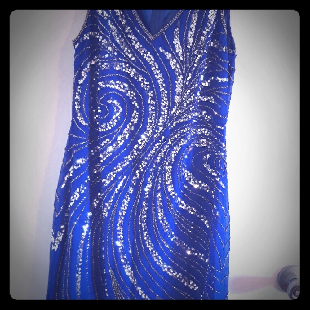 DRESS